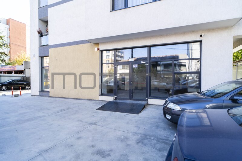Uverturii, cauti un spatiu comercial? 70 mp, stradal, trafic intens.