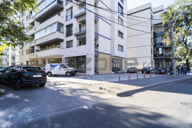 Uverturii, cauti un spatiu comercial? 70 mp, stradal, trafic intens.