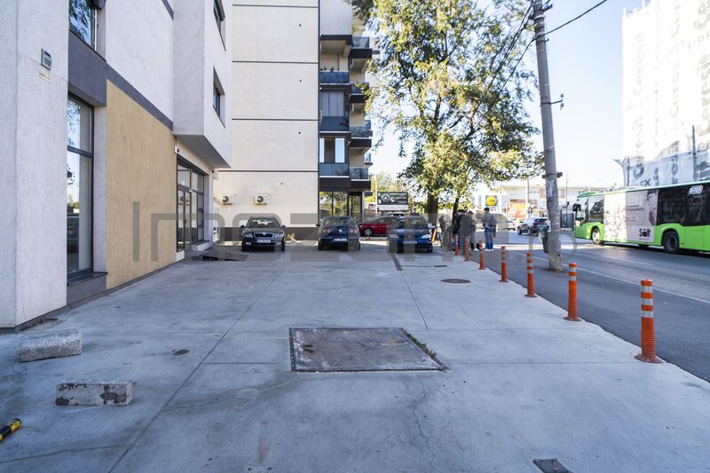 Uverturii, cauti un spatiu comercial? 70 mp, stradal, trafic intens.